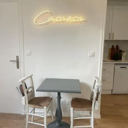 Apartment Au Coeur Du Vieil A 200m Des Plages, Superbe