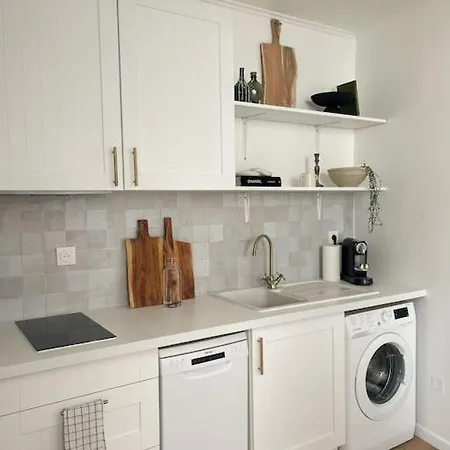 Au Coeur Du Vieil A 200m Des Plages, Superbe Appartement Antibes