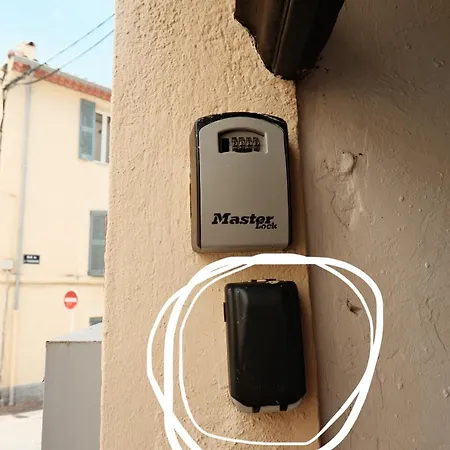 Apartament Au Coeur Du Vieil A 200m Des Plages, Superbe Antibes